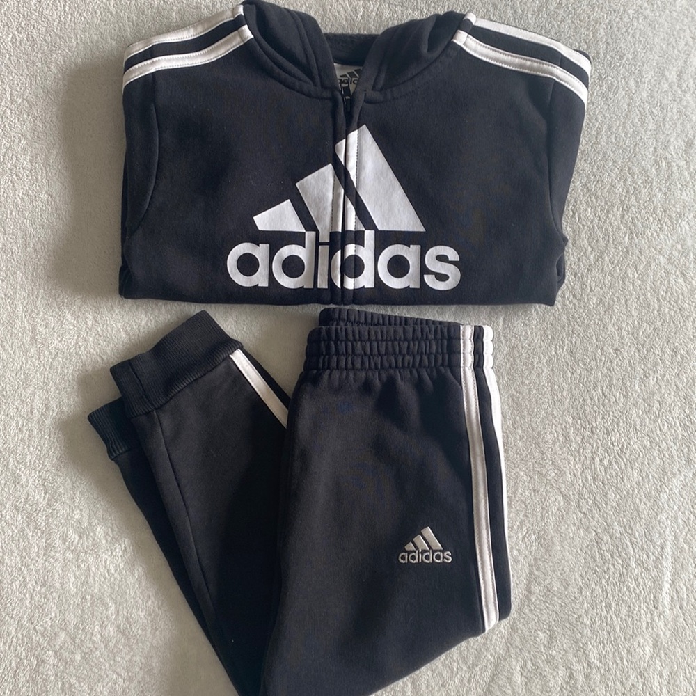 Adidas Sweatshirt & Sweatpants Set